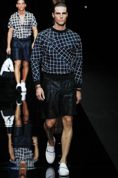 Look 80